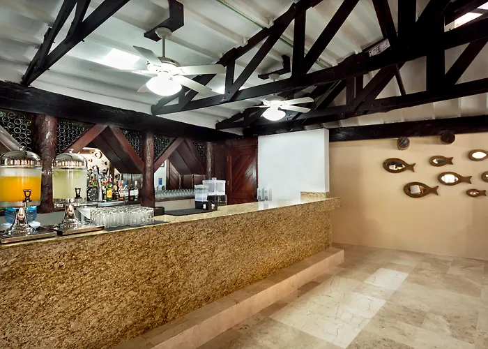 Flamingo Cancun Resort